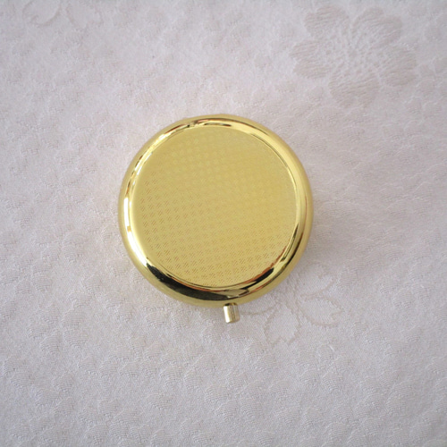 日本刺繍＊蓮の花＊絹のアクセサリーケース（ミラー付き） Gold