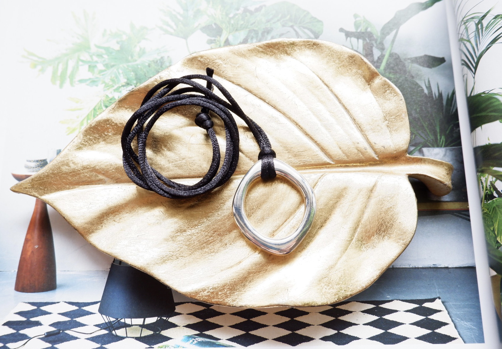 菱形フォルムペンダント〜custodeシリーズ〜