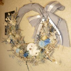 saleブルーローズと貝殻のリースブーケ（白・青）２種のバラとアジサイ・カスミソウ 8枚目の画像