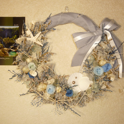 saleブルーローズと貝殻のリースブーケ（白・青）２種のバラとアジサイ・カスミソウ 7枚目の画像