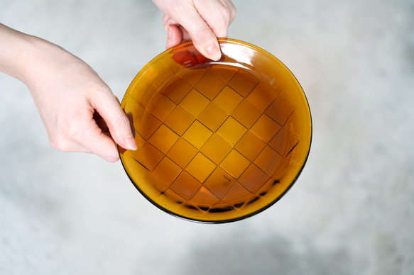 【台湾HMM】Woven Plate - Amber 16CM ガラス皿ガラスざら 5枚目の画像