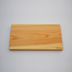 檜木切菜板經過防水陶瓷處理，可防止污漬黏附 免運費 [L 尺寸] 220 毫米 x 400 毫米 x 厚度 30 毫米 第1張的照片