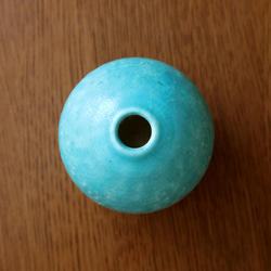 トルコ青マット釉の丸い一輪挿し 7枚目の画像