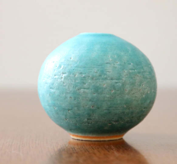 トルコ青マット釉の丸い一輪挿し 6枚目の画像