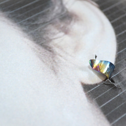 Titanium ear cuff・しずく型のチタンイヤーカフ=さくらと青=C 3枚目の画像