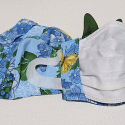 夏色・和柄のマスクカバー『紫陽花・ブルー』   不織布マスクが見えるタイプ 3枚目の画像