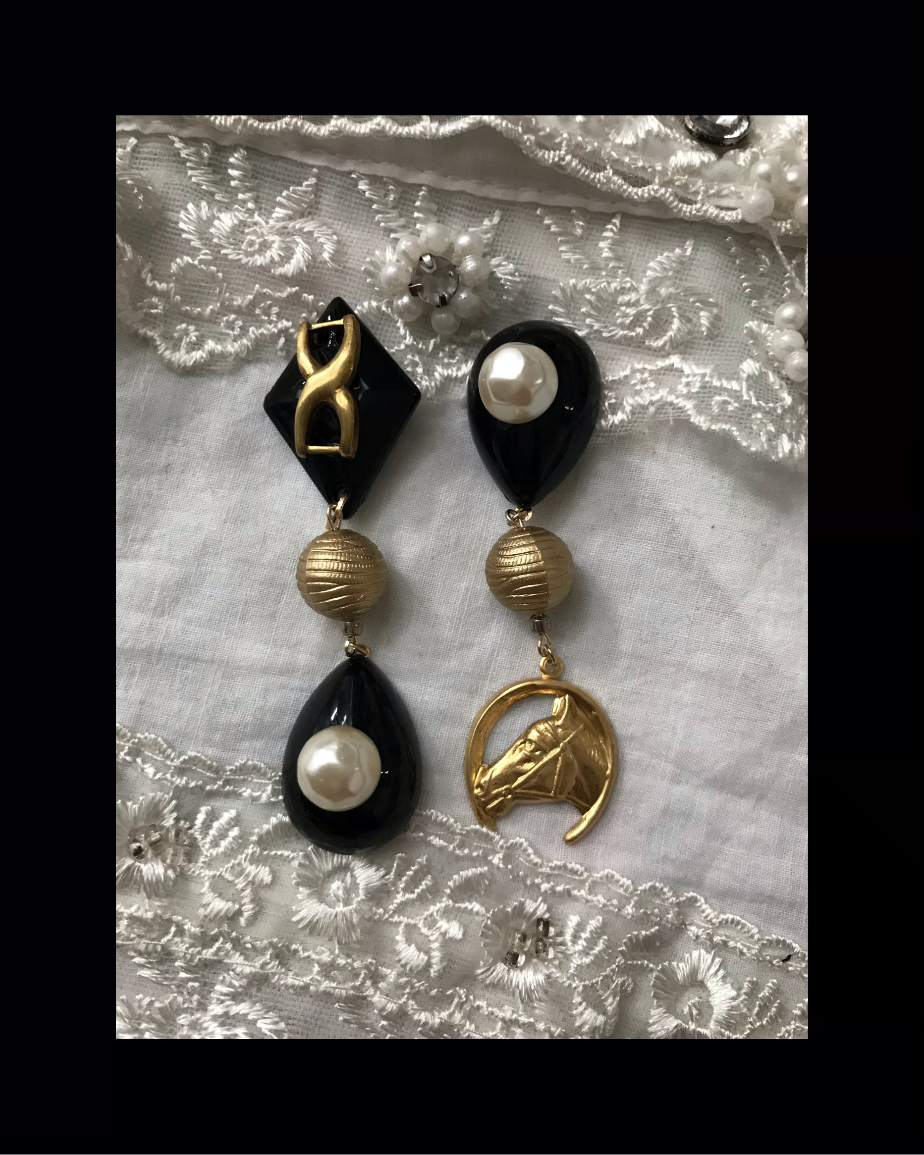 ドイツ製ウィンテージ真鍮ピアス The beauty of horse 馬ピアス