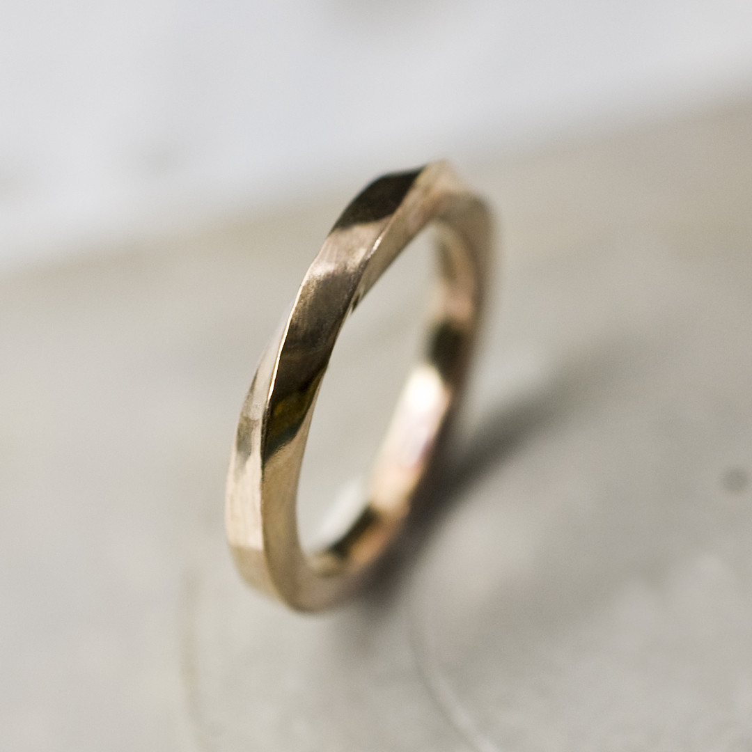 鏡面 PGPピンクゴールドスクエアワンポイントハーフツイストリング 2.5mm幅 グロス｜PGP RING bs｜797 4,239円