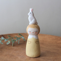 陶器で作った人形   noru doll ( ノルドール )  　白いうさぎ 2 2枚目の画像