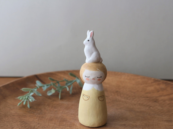 陶器で作った人形   noru doll ( ノルドール )  　白いうさぎ 2 3枚目の画像