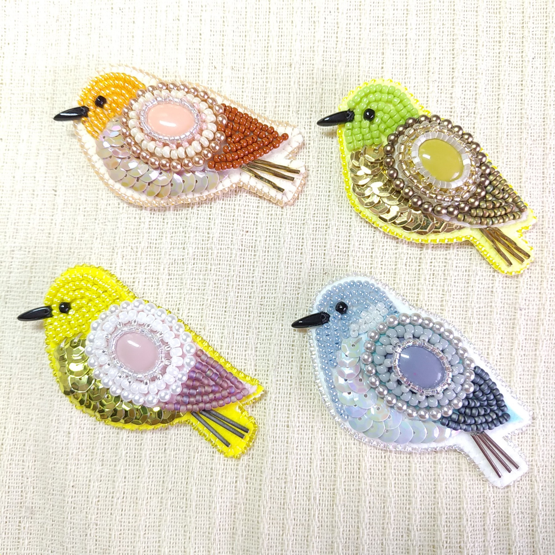 超特価セール開催！！ 新色追加/ビーズ刺繍 ブローチ 鳥 (M-200) ブローチ きさらぎ アクセサリー