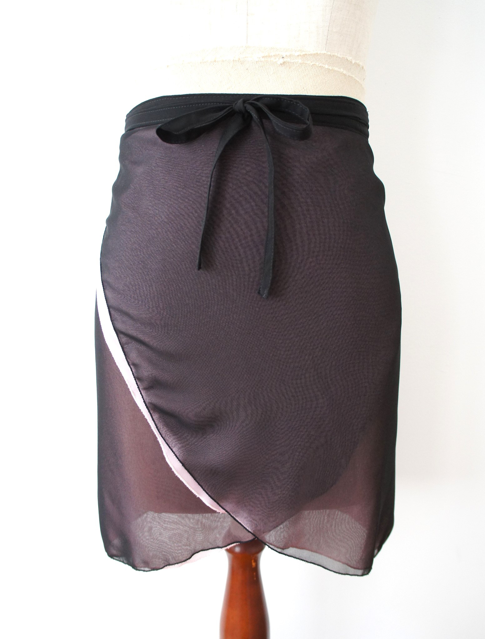 バレエ　ラップスカート[リバーシブル　ブラック×ピンク46-118] DS127reversibleBKPK