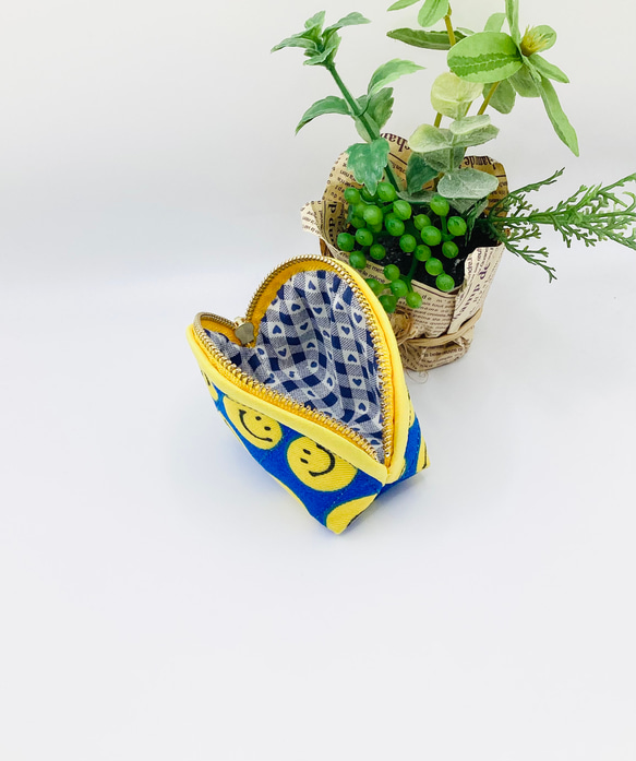 ラスト1点【再販】ミニポーチ☆スマイル&ハート柄（ブルー）小銭入れ　イヤフォンケース 5枚目の画像