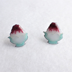 夏本番！かき氷のピアス(濃いいちご味)／Shaved ice earrings (Dark strawberry) 2枚目の画像