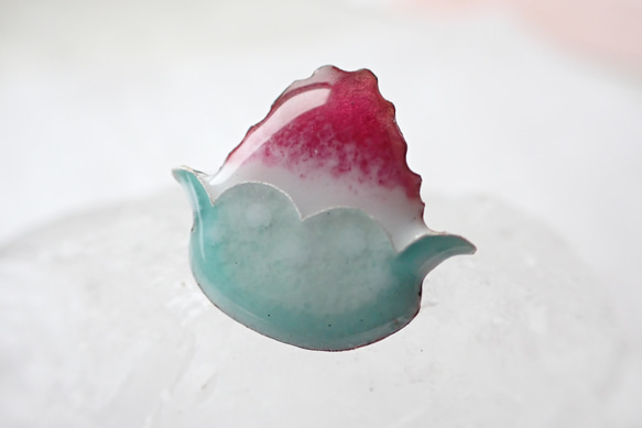 ✦夏シリーズ✦ かき氷のピアス(いちご味) 3枚目の画像