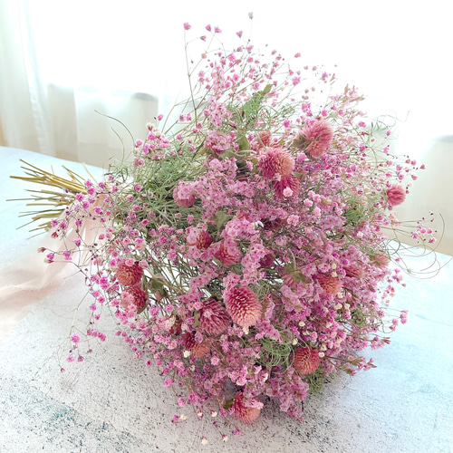 かすみ草と千日紅のピンクブーケ ブーケ pluieflower 通販｜Creema 