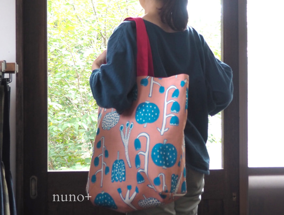 【nuno+】リバーシブル 大きめ shopping bag　ピンク系 10枚目の画像