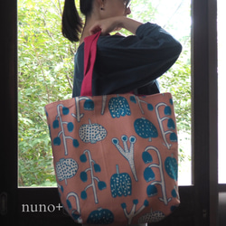 【nuno+】リバーシブル 大きめ shopping bag　ピンク系 1枚目の画像