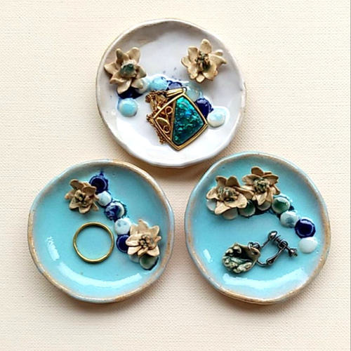 陶のアクセサリートレー・三角お香置き【紫陽花カラーの雨粒落ちて