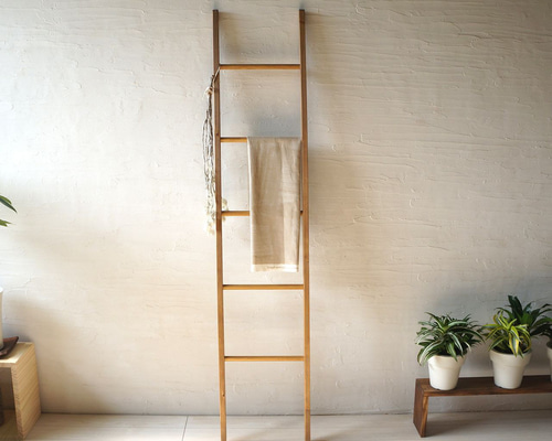 天然木ラダーラック　着付け小物のちょい置き、ちょい干しなどに am＆be 魅せる収納 立てかけてちょい置き 天然木ラダーラック｜am&be
