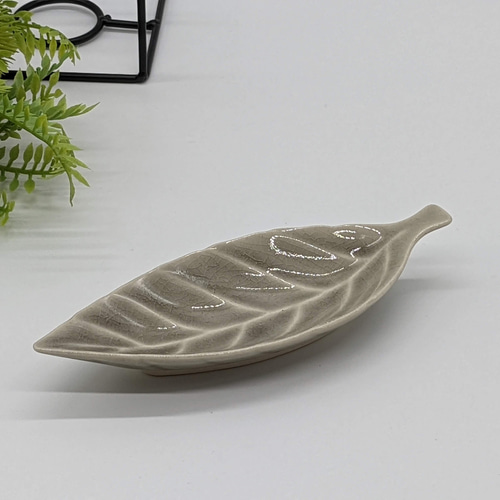 027-0511 長皿 魚焼物皿 楕円皿 サンマ 和陶器 和モダン /リーフ