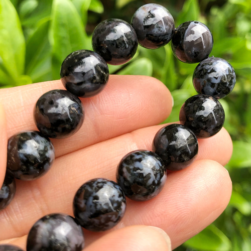 マダガスカル産 インディゴガブロ斑糲岩(はんれいがん) 10mm