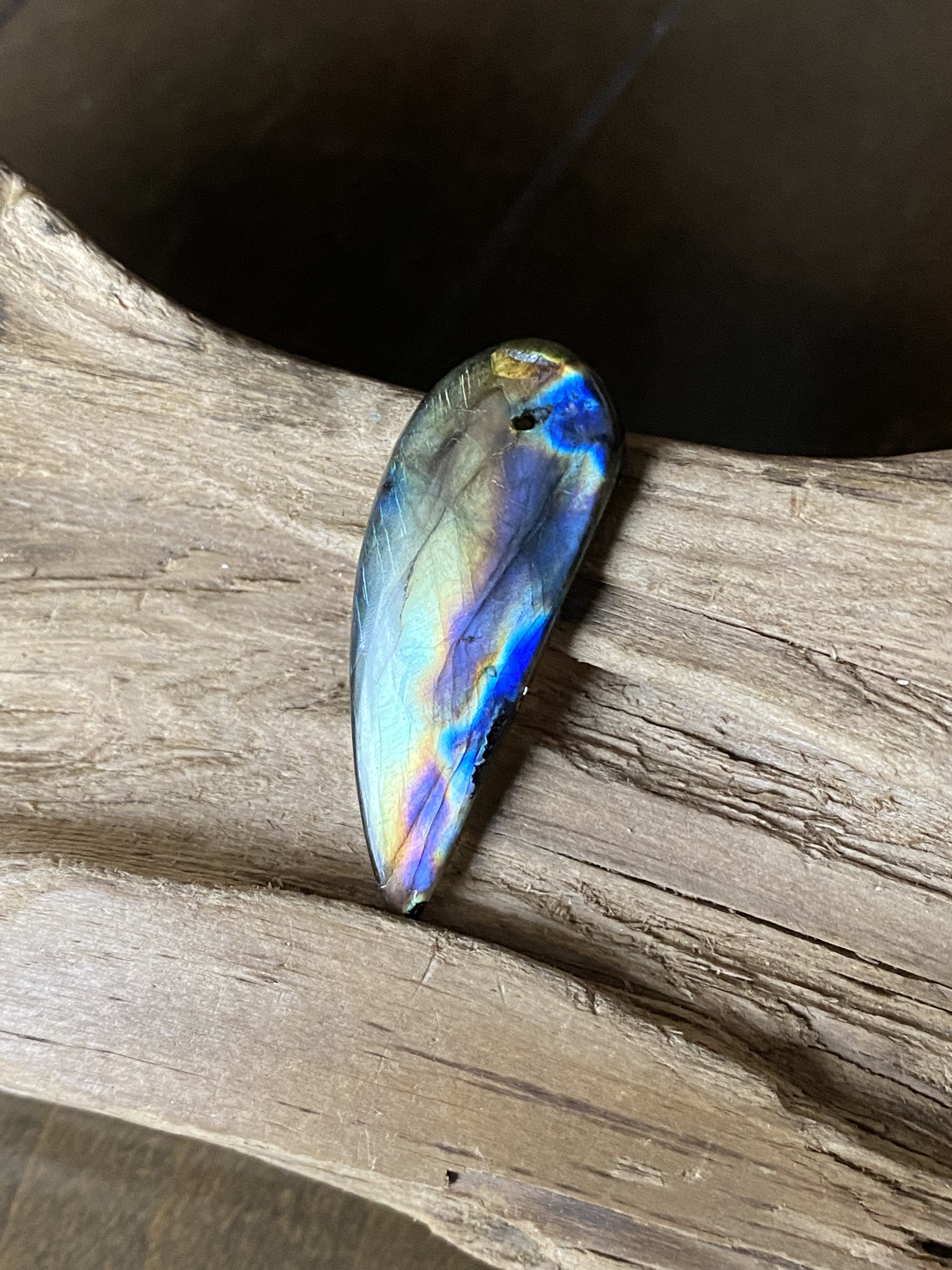 レインボーウィング ハイグレードレインボーラブラドライト Labradorite ルース 18 穴あき 天然石
