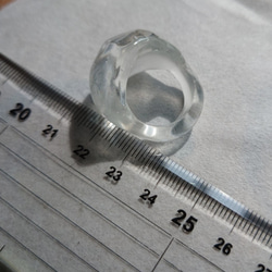 minamo 水のゆらめき を閉じ込めた 指輪 琥珀糖 水の中 ガラス とんぼ玉 クリア 満月 8枚目の画像