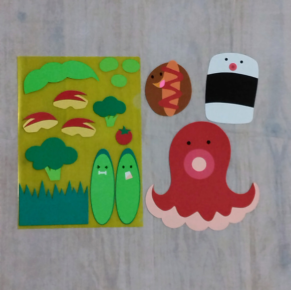 おにぎり お弁当のおかず サンドイッチ壁面飾り 保育所や幼稚園等の飾りつけに 画用紙で製作 「おいしい森へ行こう！」 2枚目の画像