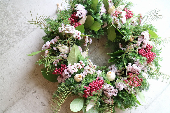 再販!!フレッシュグリーン＆木の実のリース40㎝ 2枚目の画像