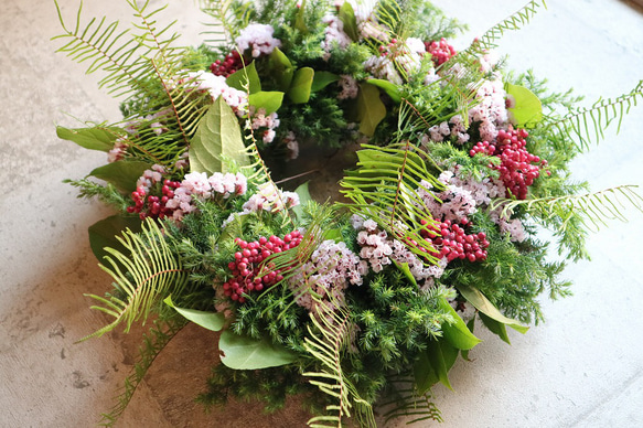 再販!!フレッシュグリーン＆木の実のリース40㎝ 3枚目の画像