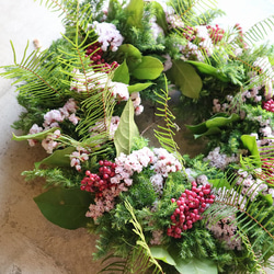 再販!!フレッシュグリーン＆木の実のリース40㎝ 4枚目の画像