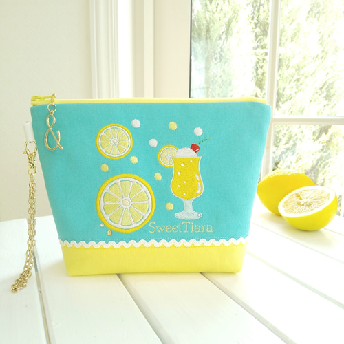 bonbon♡ ウエイト枠 刺繍イニシャルポーチ♡ イニシャルポーチ❤︎ | irodorikoubouumui's STORE