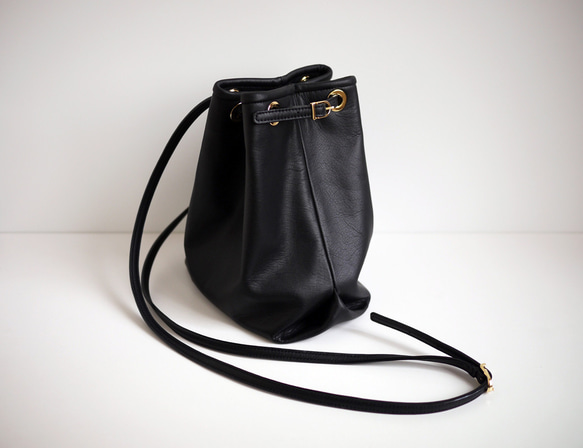 ［new・ストラップが選べます］レザーきんちゃくバッグ ブラック 8枚目の画像