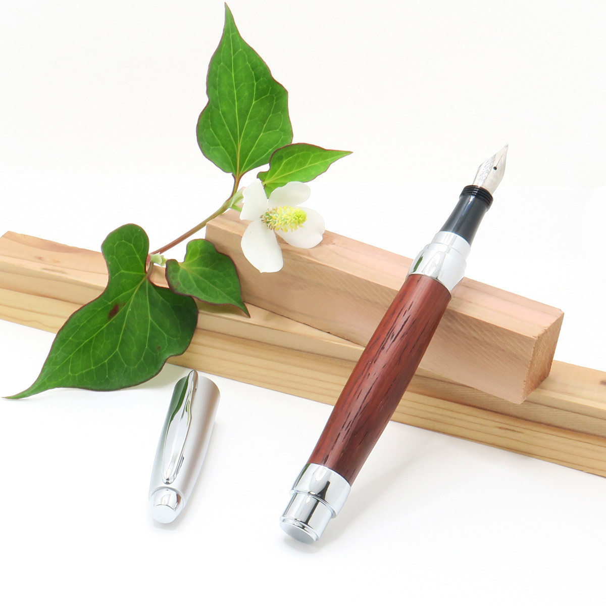 手作り 木製 高級 万年筆 回転式キャップ 中字 カートリッジ コンバーター 付き パドック クロム