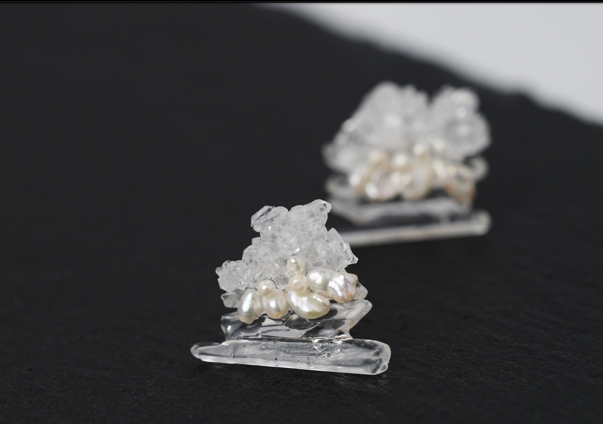 【一点モノ！】原石・氷柱水晶と淡水パールのピアス