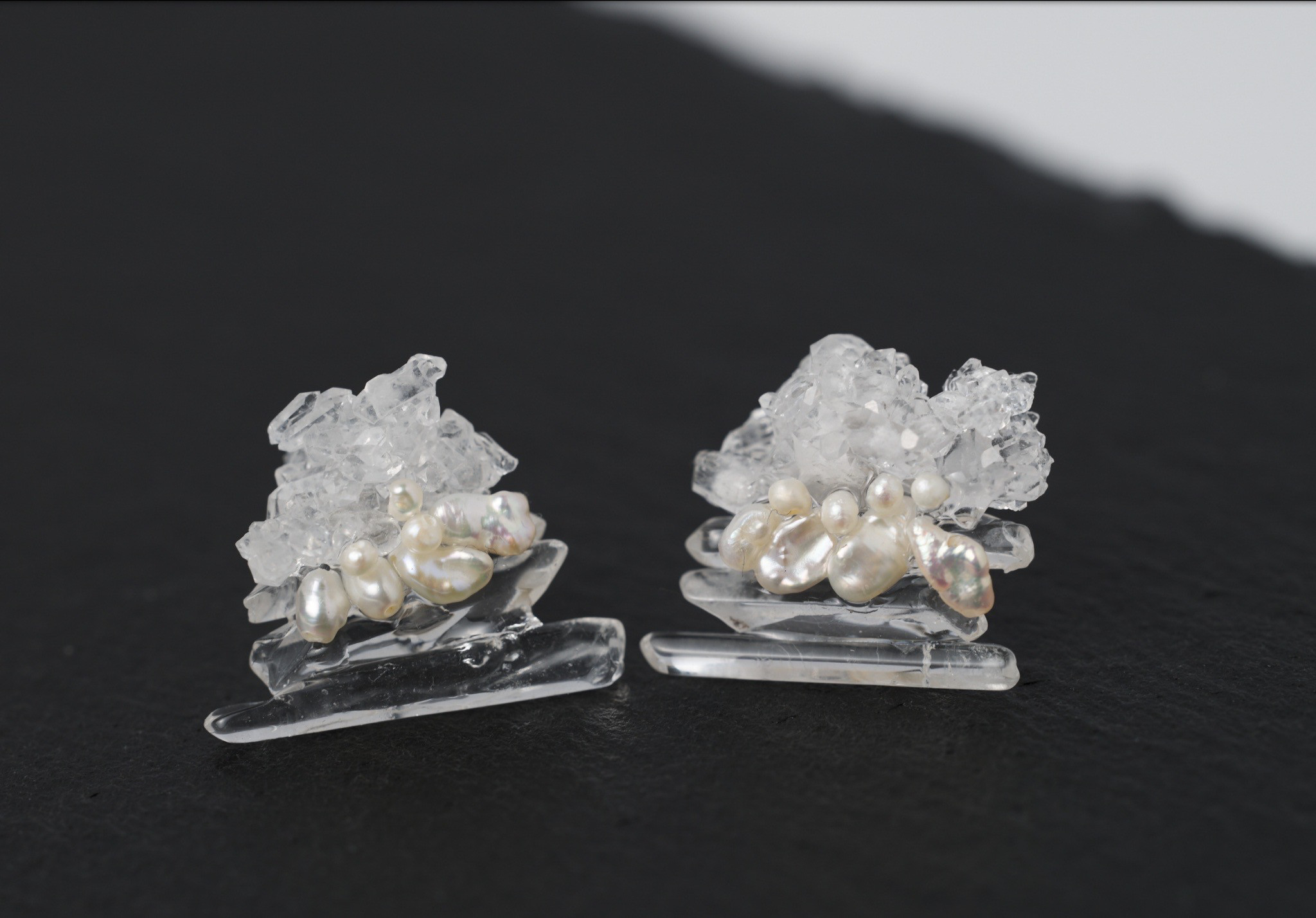 【一点モノ！】原石・氷柱水晶と淡水パールのピアス