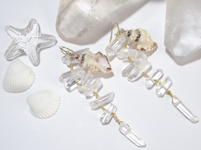 シェルとクリアクォーツのロングピアス