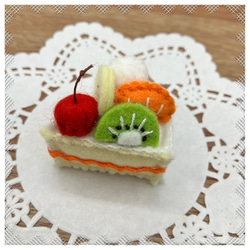 フェルトケーキ⭐︎おままごと⭐︎小さなフルーツケーキ 5枚目の画像