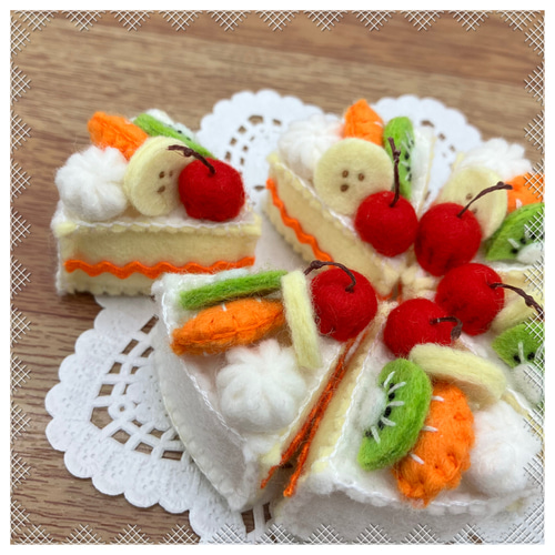 フェルトケーキ⭐︎おままごと⭐︎小さなフルーツケーキ おもちゃ