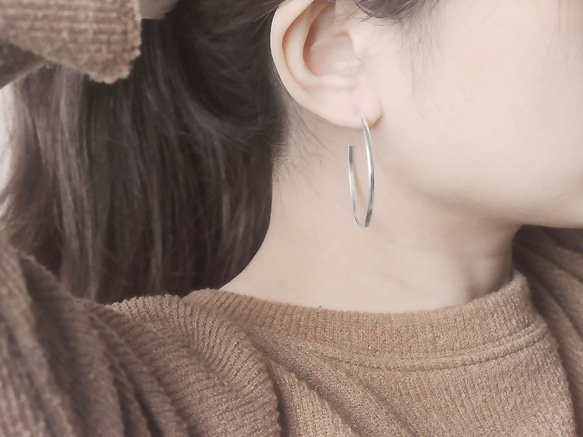 【客製化刻字】簡約圈式耳環 - 大尺寸 | 925純銀 情人禮物 手工銀飾 第2張的照片