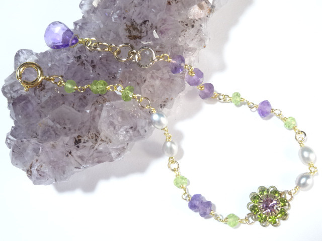 ペリドットとアメジストのプチブレスレット
