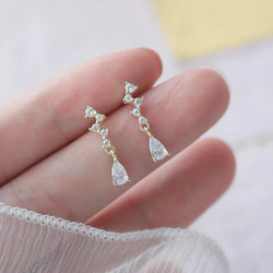 ピアス ジルコニア 揺れるピアス 小さい 定番 シンプル 華奢
