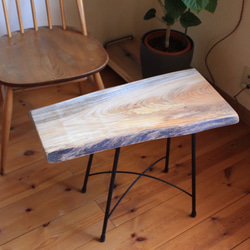 天然木　ケヤキの一枚板のサイドテーブル　アイアン　飾り棚　一点もの⑥ 6枚目の画像