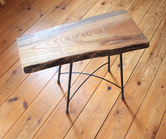 天然木　ケヤキの一枚板のサイドテーブル　アイアン　飾り棚　一点もの⑥ 7枚目の画像