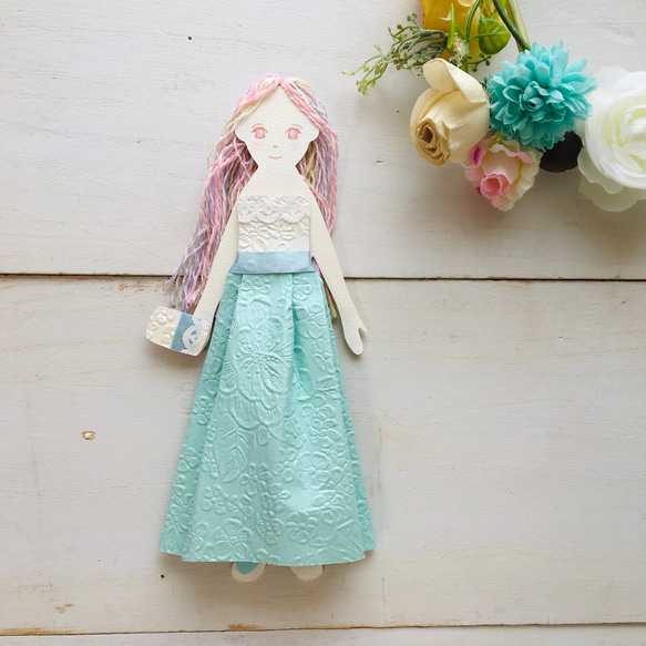 マグネットタイプ着せ替え人形　ドレスセット単品 1枚目の画像