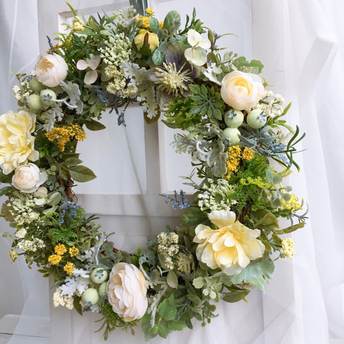 ナチュラルカラーのフラワーリース24cm《アーティフィシャルフラワー