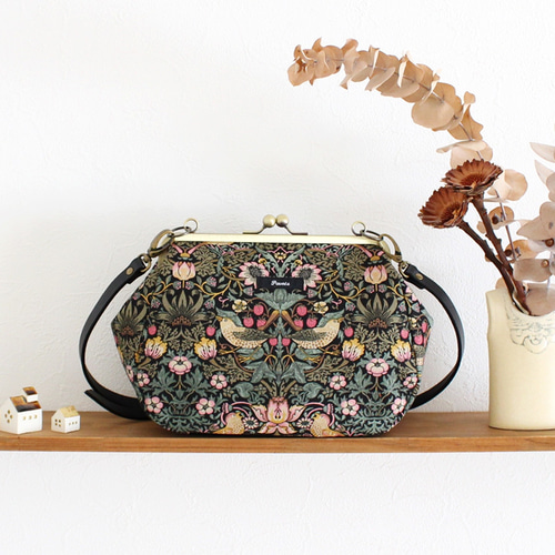 がま口ショルダーバッグ：ウィリアムモリス いちご泥棒（ブラック