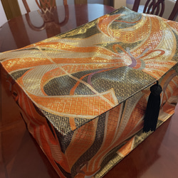 豪華純金箔刺繍の袋帯リメイク　タッセル付き正絹収納ボックス　折りたたみ式1544 2枚目の画像