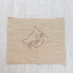 【マット キャットナップ】猫 春夏 ラフィア 天然素材 手編み ペット ベッドカバー 保護猫支援 寄付 3枚目の画像